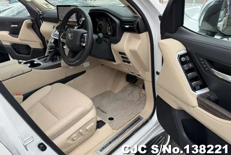 Toyota Land Cruiser in Pearl for Sale Image 11