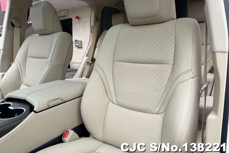 Toyota Land Cruiser in Pearl for Sale Image 14