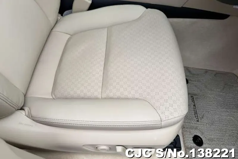 Toyota Land Cruiser in Pearl for Sale Image 15
