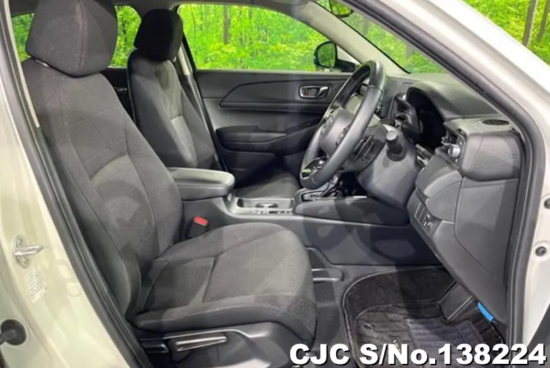 Honda Vezel in White for Sale Image 2