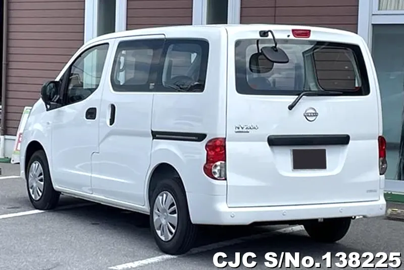 Nissan NV200 in White for Sale Image 1