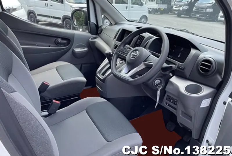 Nissan NV200 in White for Sale Image 9