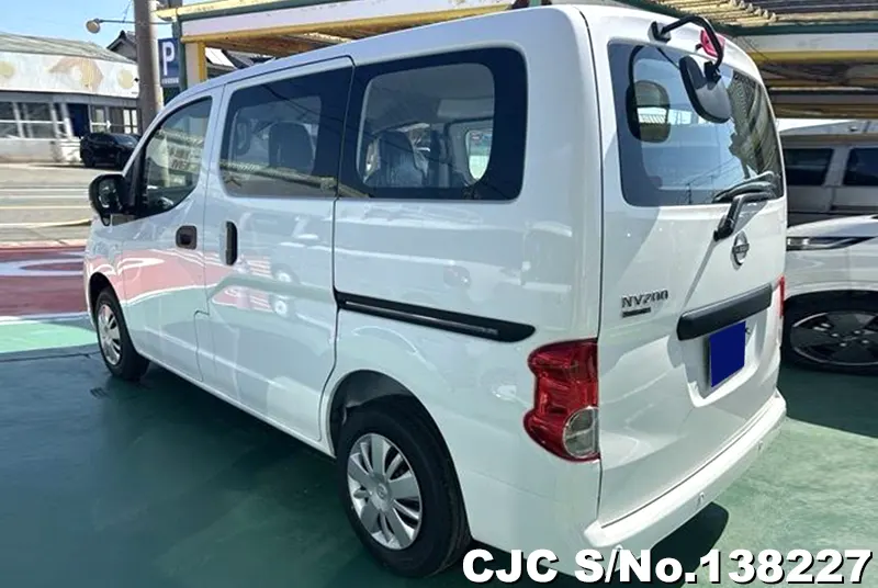 Nissan NV200 in White for Sale Image 1