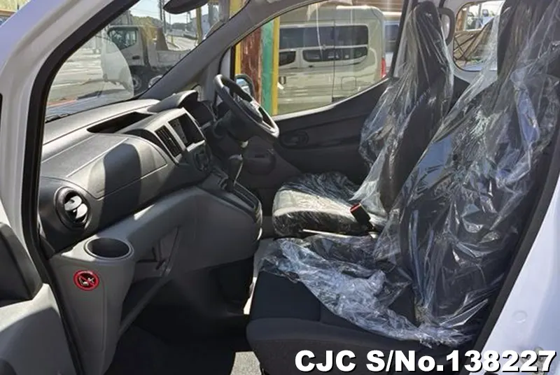 Nissan NV200 in White for Sale Image 6