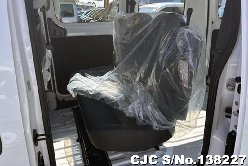 Nissan NV200 in White for Sale Image 7