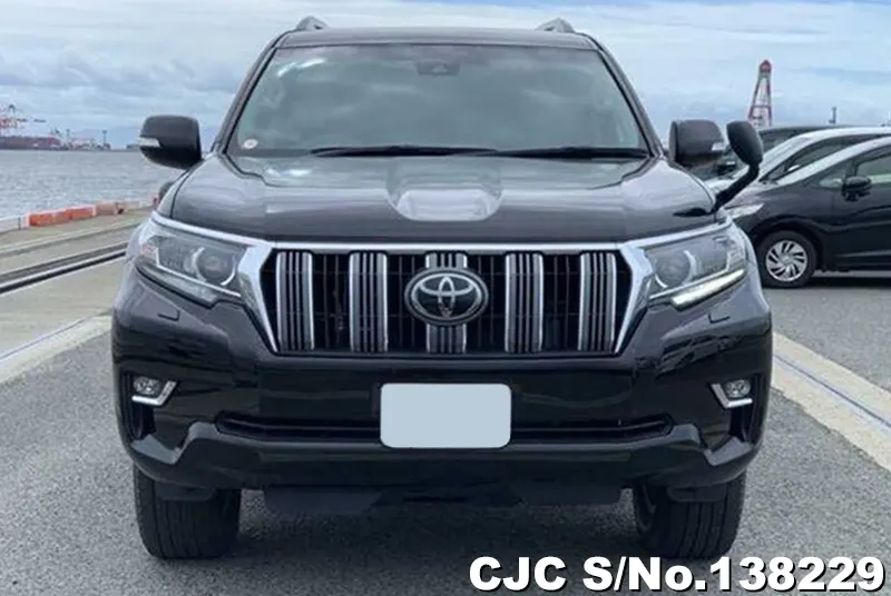 Toyota Land Cruiser Prado in Black for Sale Image 4