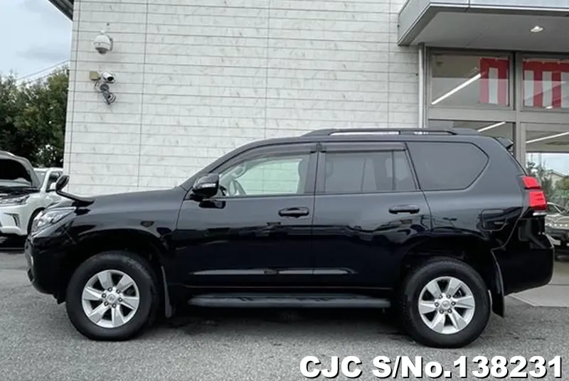Toyota Land Cruiser Prado in Black for Sale Image 7