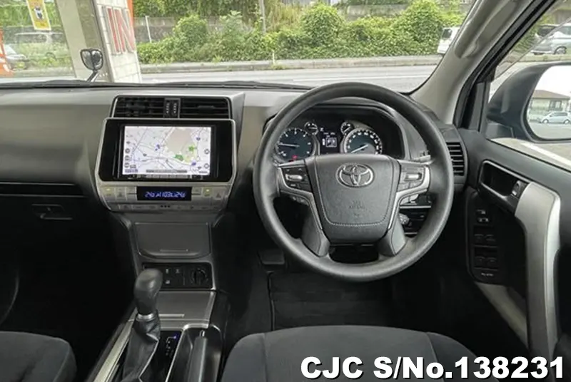 Toyota Land Cruiser Prado in Black for Sale Image 9