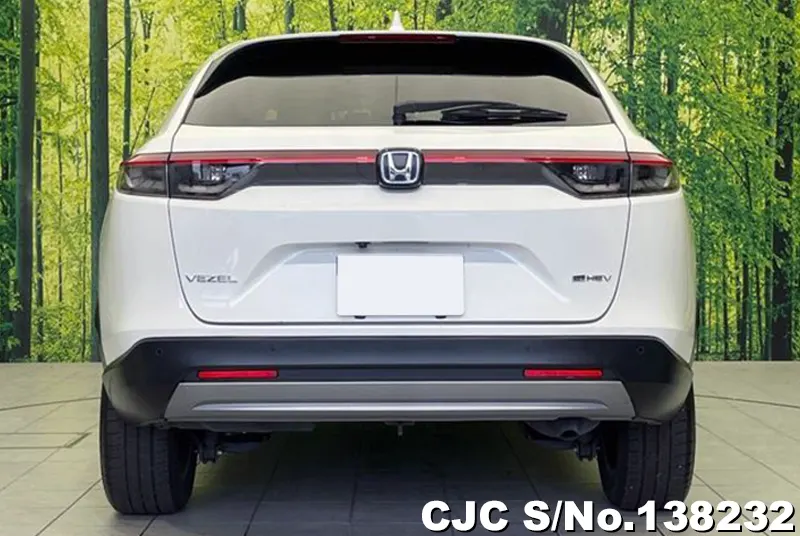Honda Vezel in White for Sale Image 5