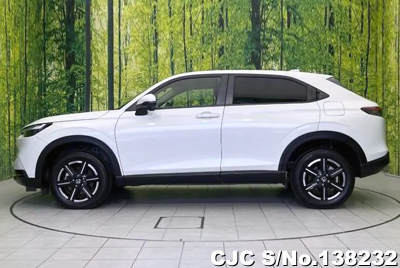 Honda Vezel in White for Sale Image 7