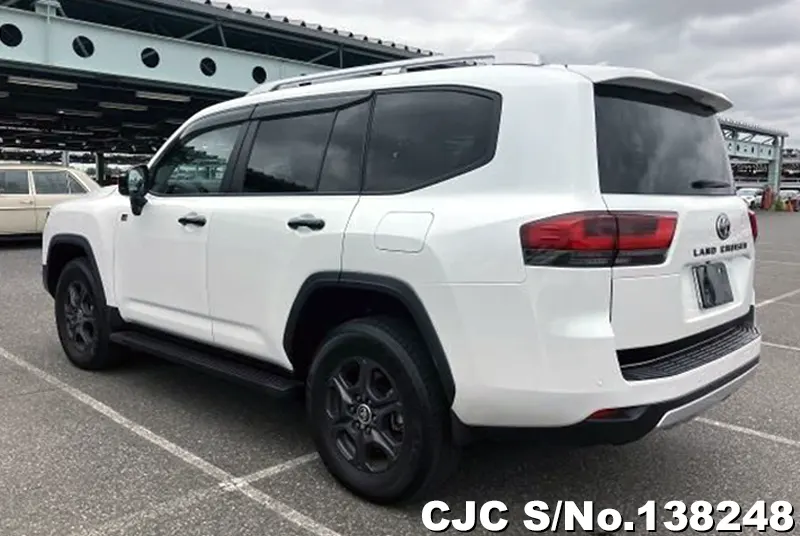 Toyota Land Cruiser in Pearl for Sale Image 1