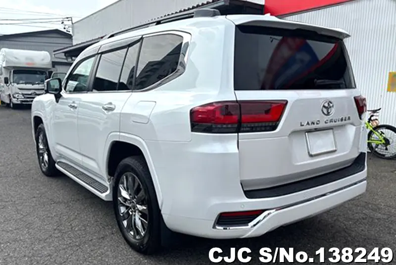 Toyota Land Cruiser in Pearl for Sale Image 1