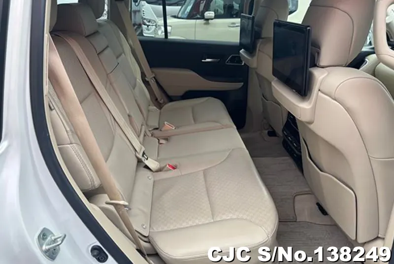 Toyota Land Cruiser in Pearl for Sale Image 8