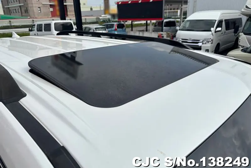 Toyota Land Cruiser in Pearl for Sale Image 12