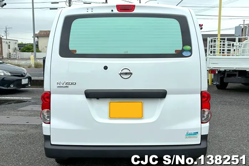 Nissan NV200 in White for Sale Image 2