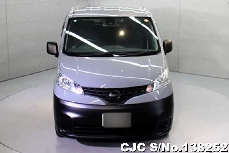 Nissan NV200 in Silver for Sale Image 4