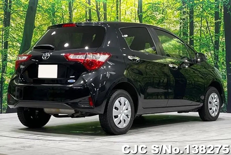 Toyota Vitz in Black for Sale Image 2