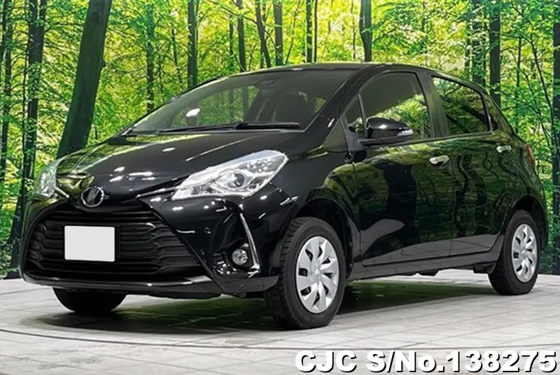 Toyota Vitz in Black for Sale Image 3