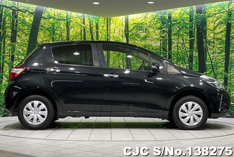 Toyota Vitz in Black for Sale Image 6