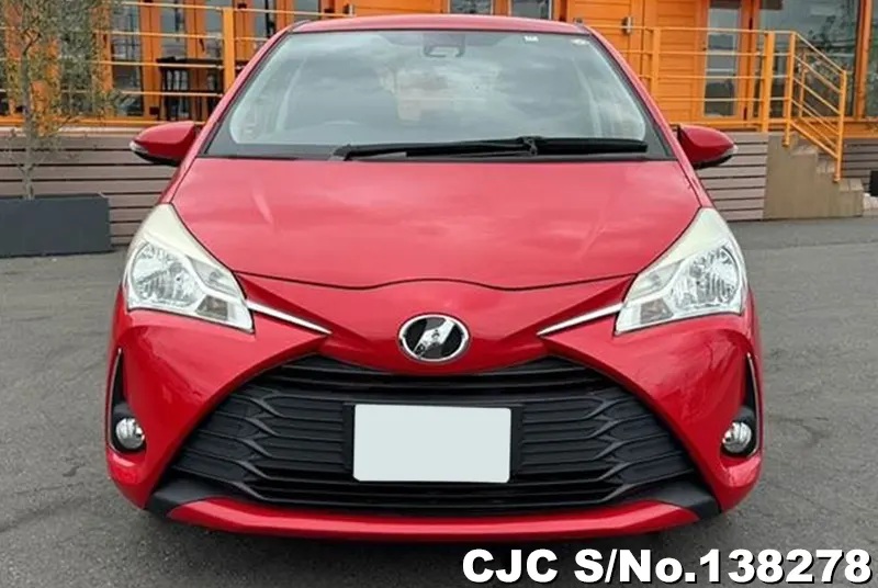 Toyota Vitz in Red for Sale Image 4
