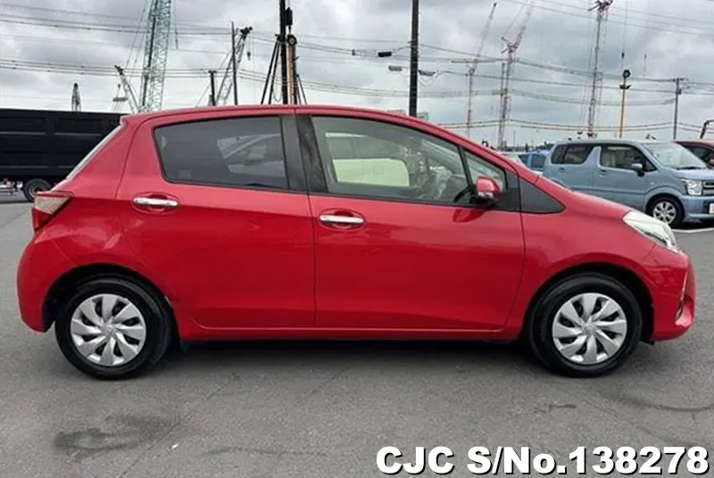 Toyota Vitz in Red for Sale Image 6