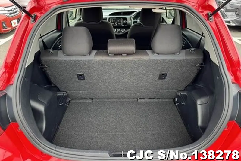 Toyota Vitz in Red for Sale Image 8