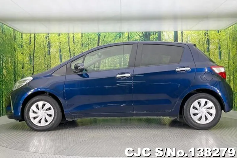Toyota Vitz in Blue for Sale Image 7
