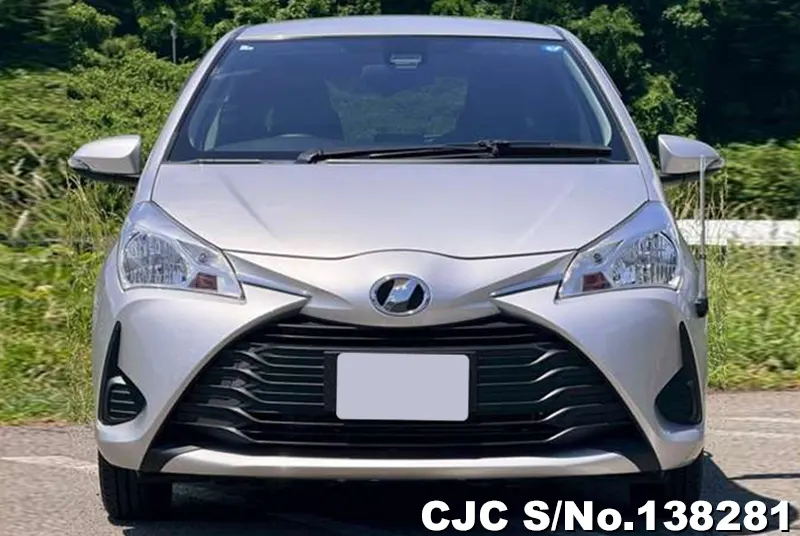 Toyota Vitz in Silver for Sale Image 4