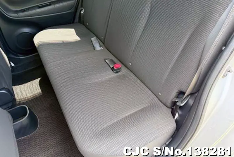 Toyota Vitz in Silver for Sale Image 17