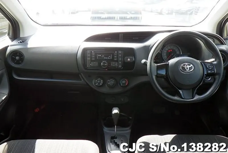 Toyota Vitz in White for Sale Image 5