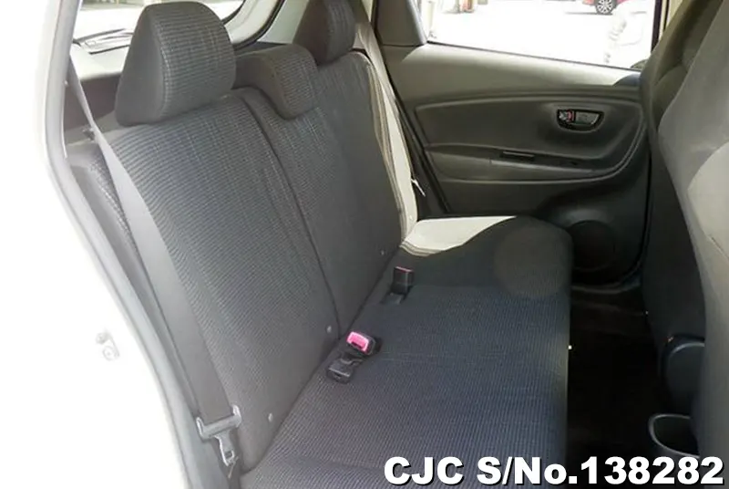 Toyota Vitz in White for Sale Image 8