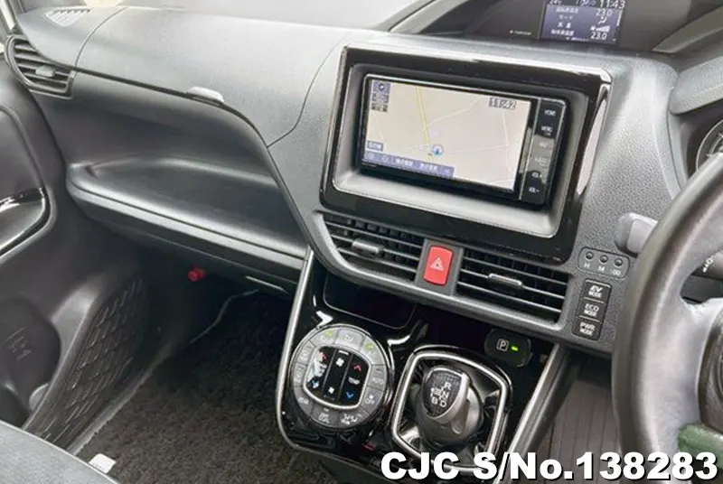 Toyota Voxy in White for Sale Image 2