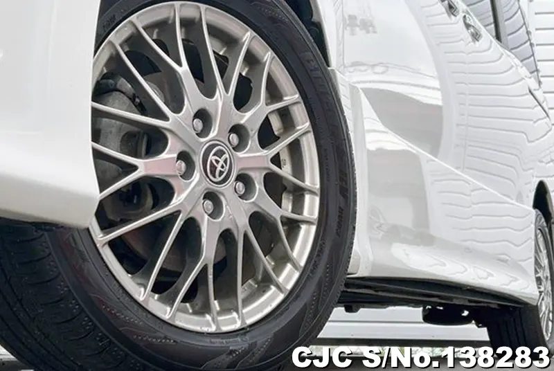Toyota Voxy in White for Sale Image 6