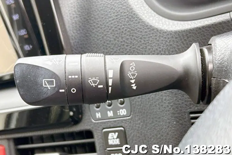 Toyota Voxy in White for Sale Image 9