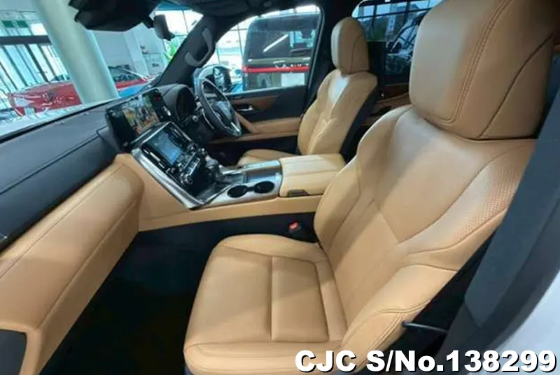Lexus LX 600 in Pearl for Sale Image 9
