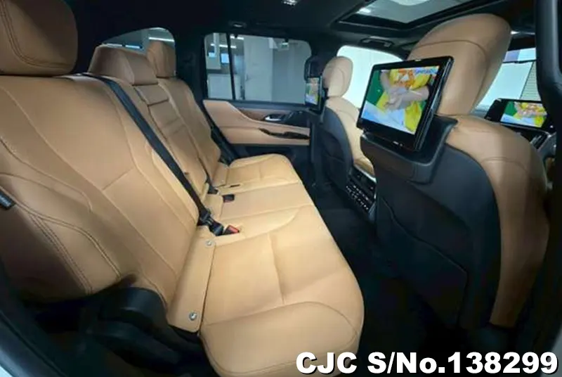 Lexus LX 600 in Pearl for Sale Image 11