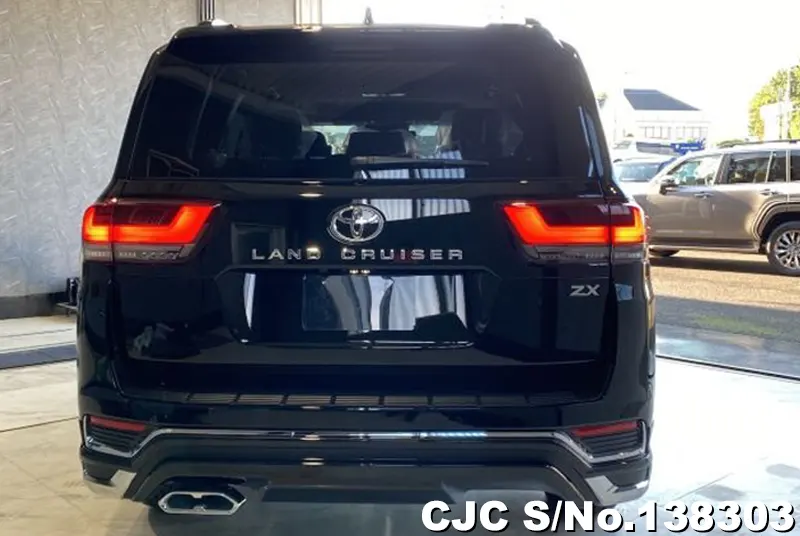 Toyota Land Cruiser in Black for Sale Image 5