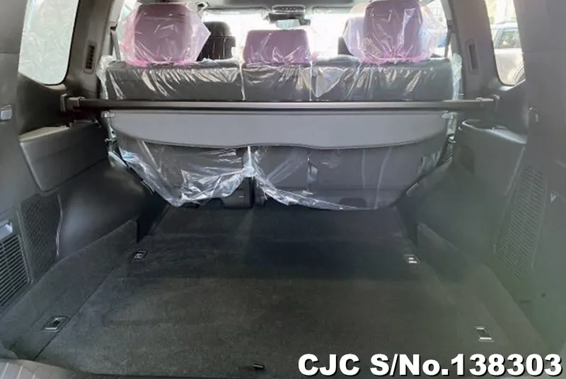 Toyota Land Cruiser in Black for Sale Image 8