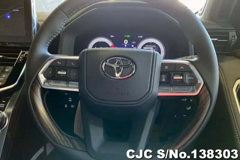 Toyota Land Cruiser in Black for Sale Image 12