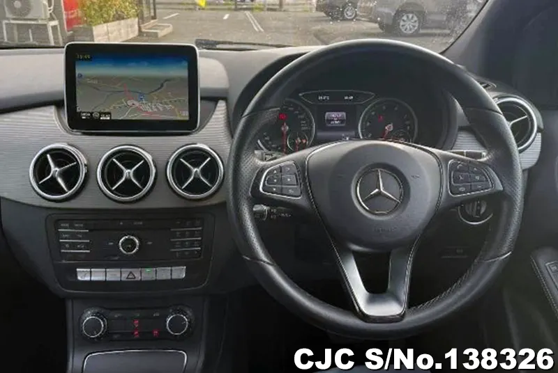 Mercedes Benz B Class in Red for Sale Image 10
