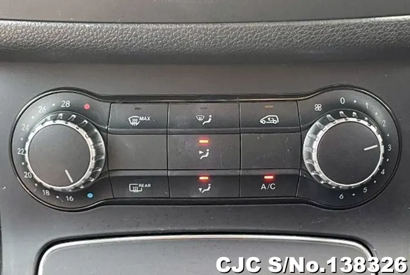 Mercedes Benz B Class in Red for Sale Image 22