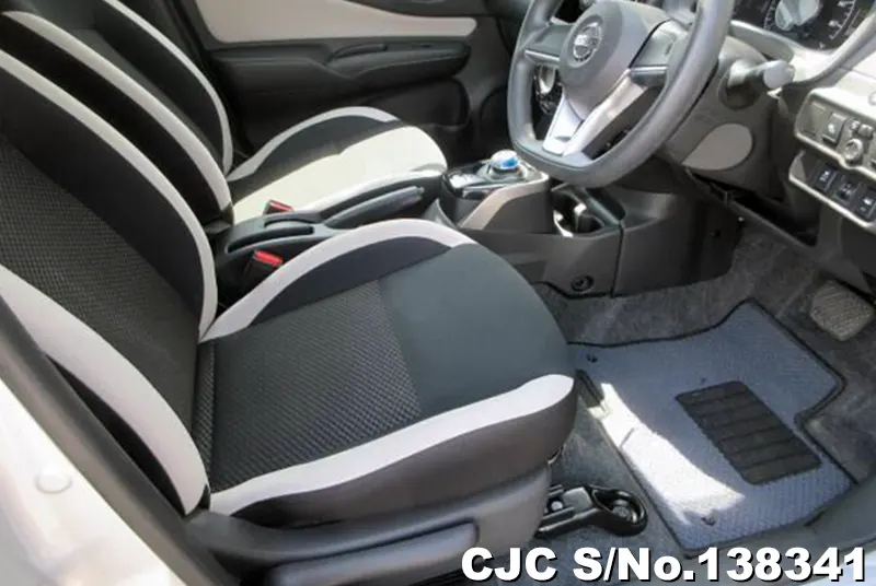 Nissan Note in Silver for Sale Image 9