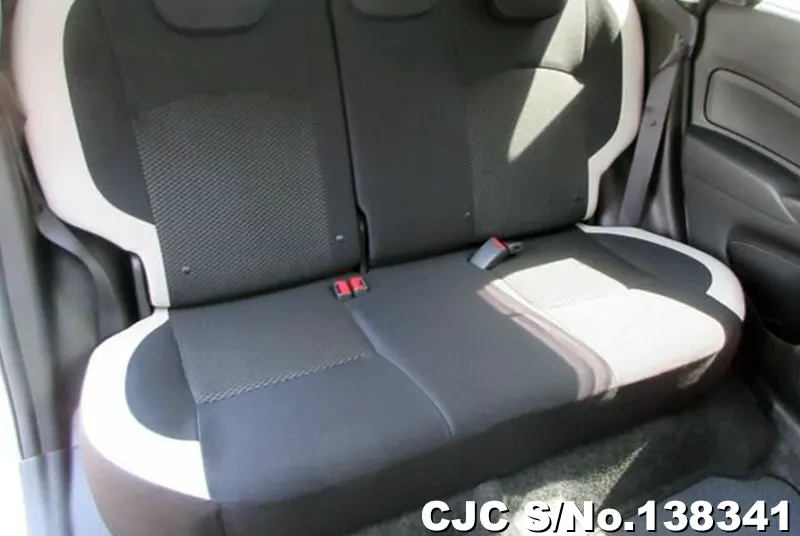 Nissan Note in Silver for Sale Image 11