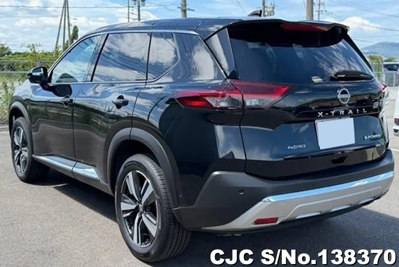 Nissan X-Trail in Black for Sale Image 1
