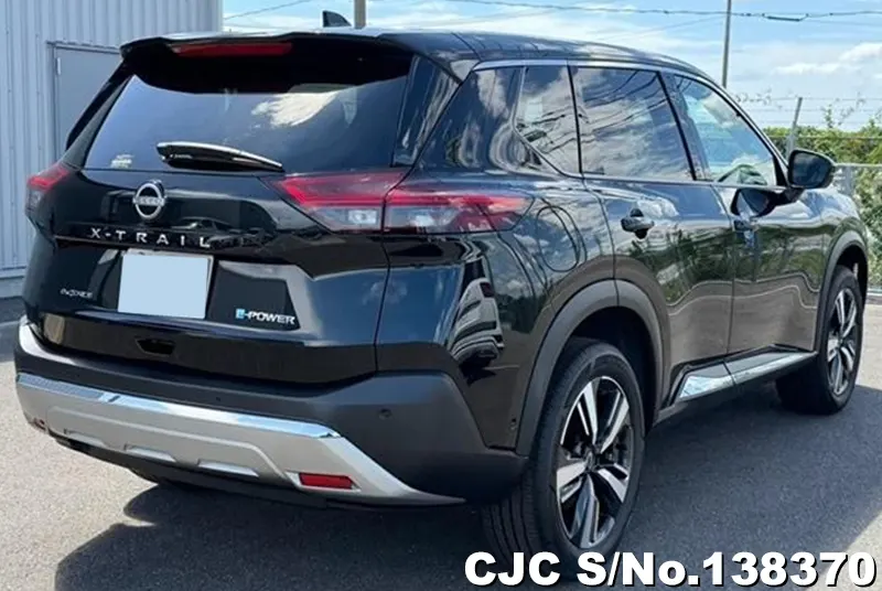 Nissan X-Trail in Black for Sale Image 2