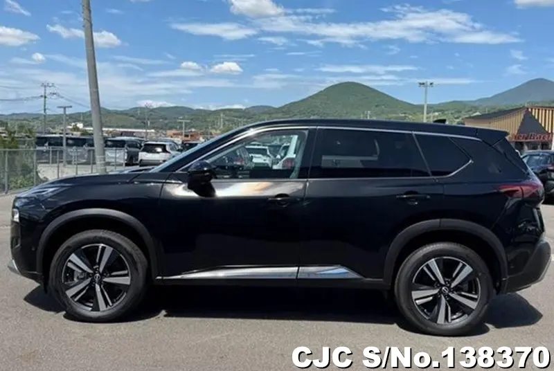 Nissan X-Trail in Black for Sale Image 6