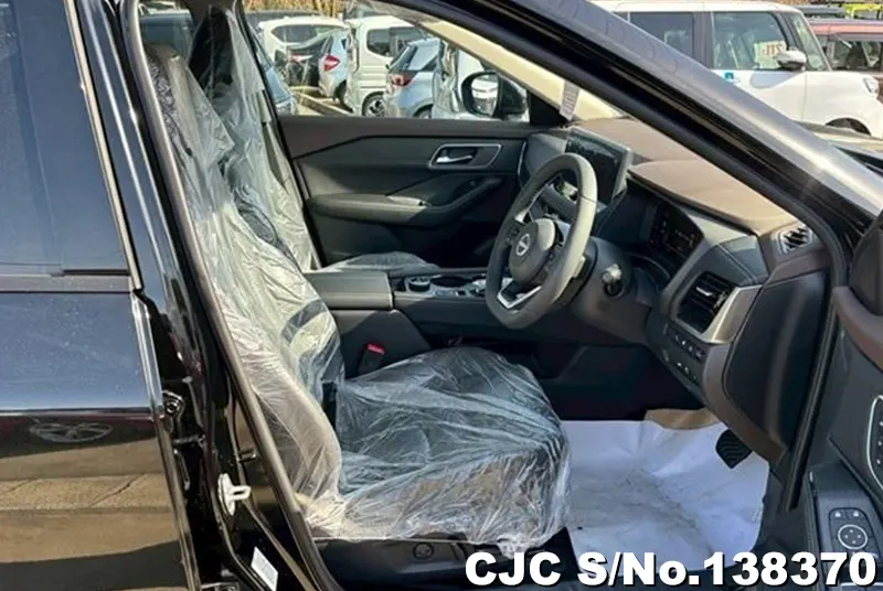 Nissan X-Trail in Black for Sale Image 10