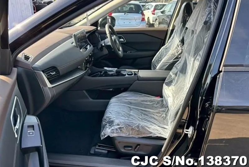Nissan X-Trail in Black for Sale Image 11