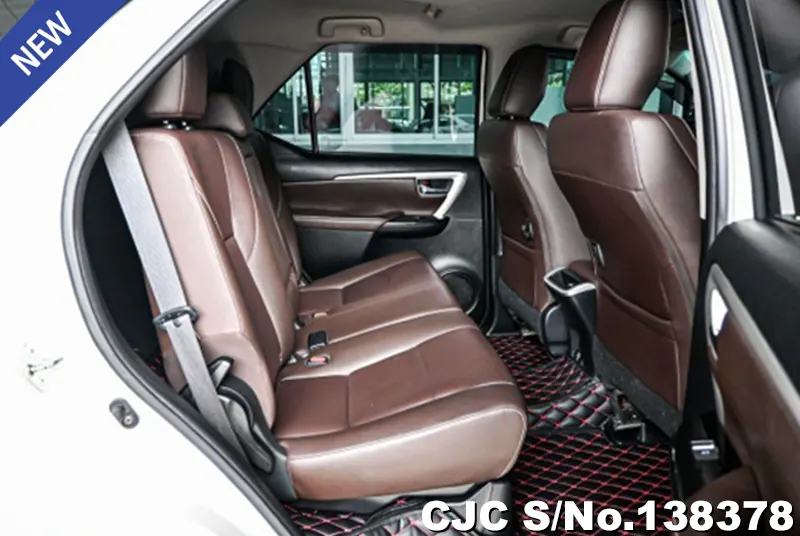 Toyota Fortuner in White for Sale Image 10