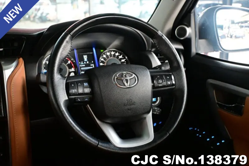 Toyota Fortuner in Gray for Sale Image 5